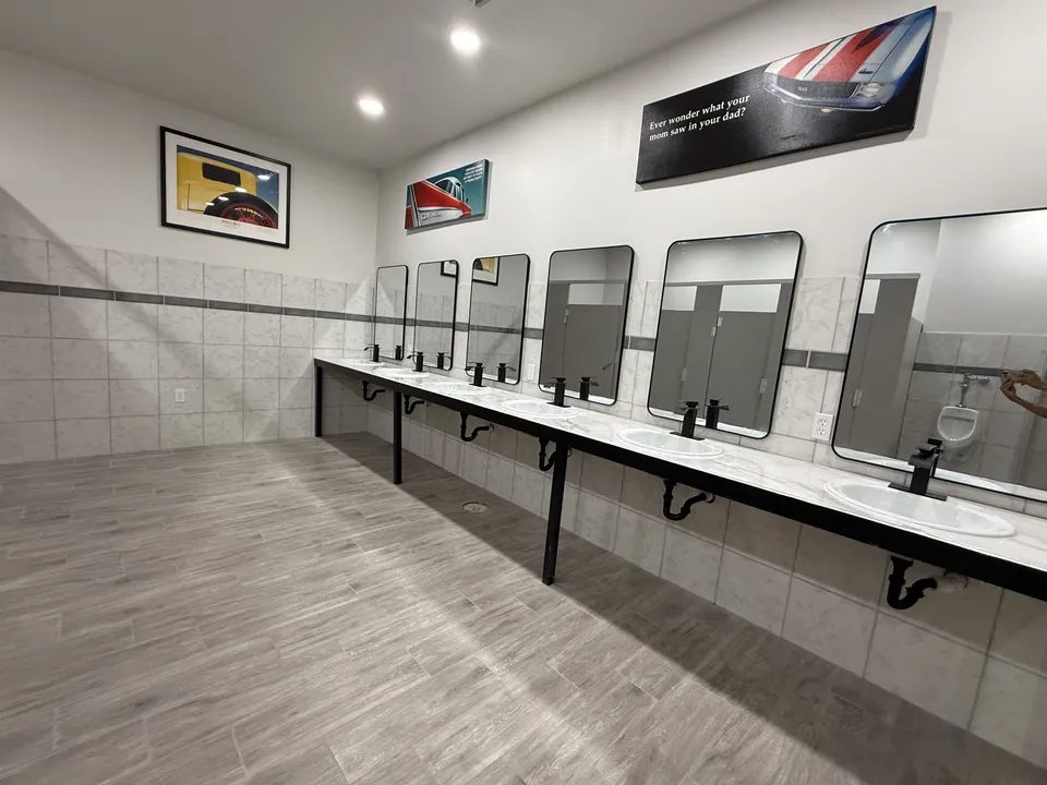 Modern bathhouse vanity
