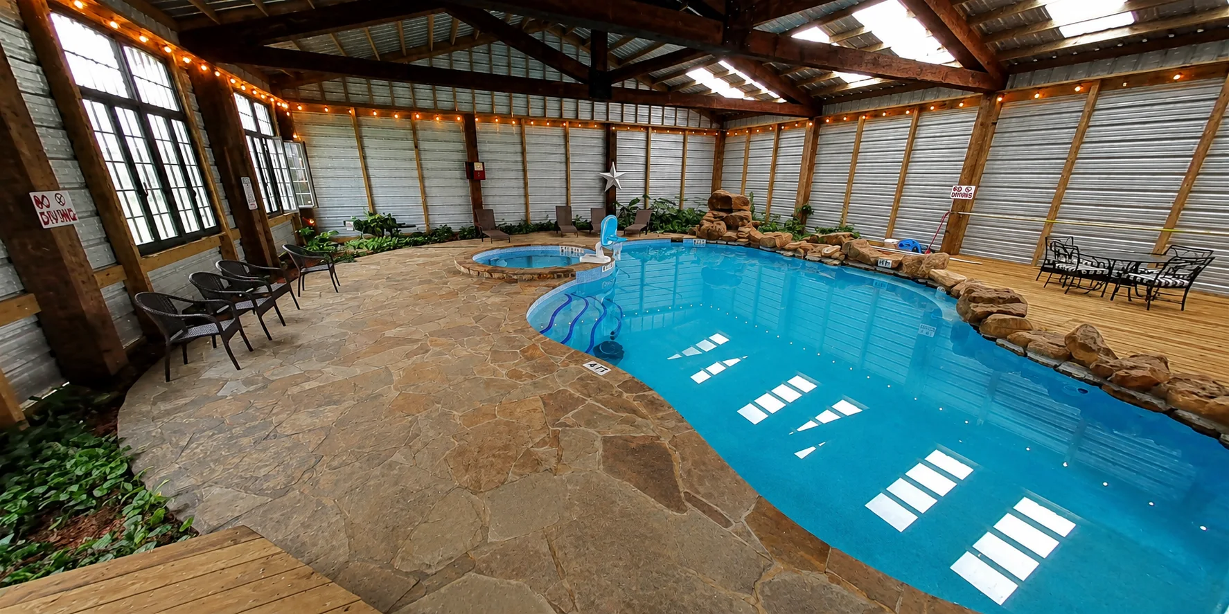 The indoor swimming pool at Twin Oaks Resort