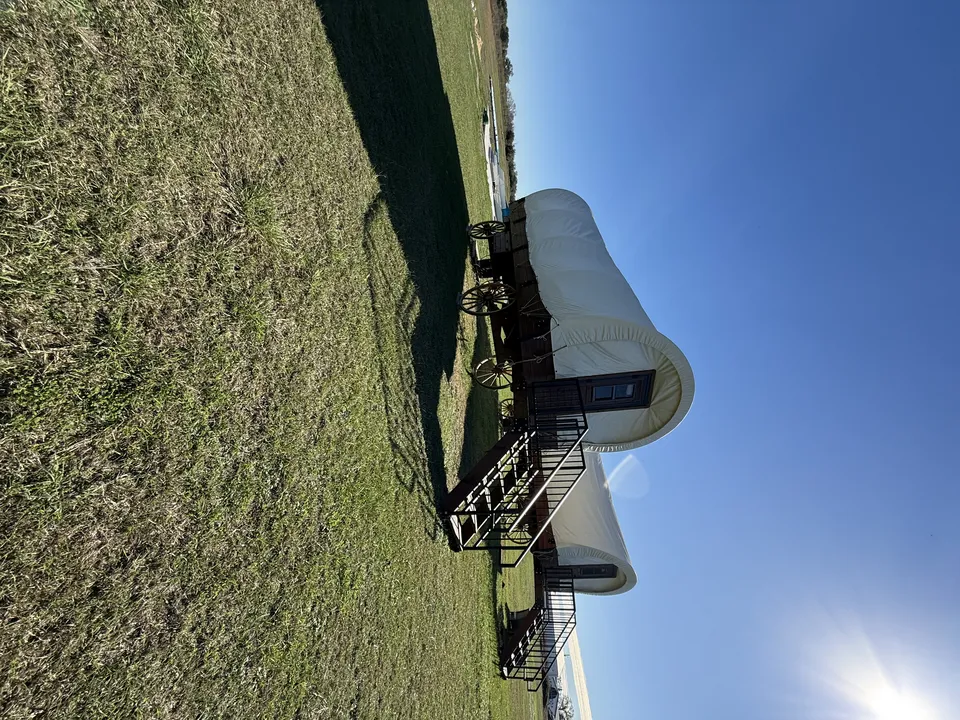 Conestoga wagon accommodation