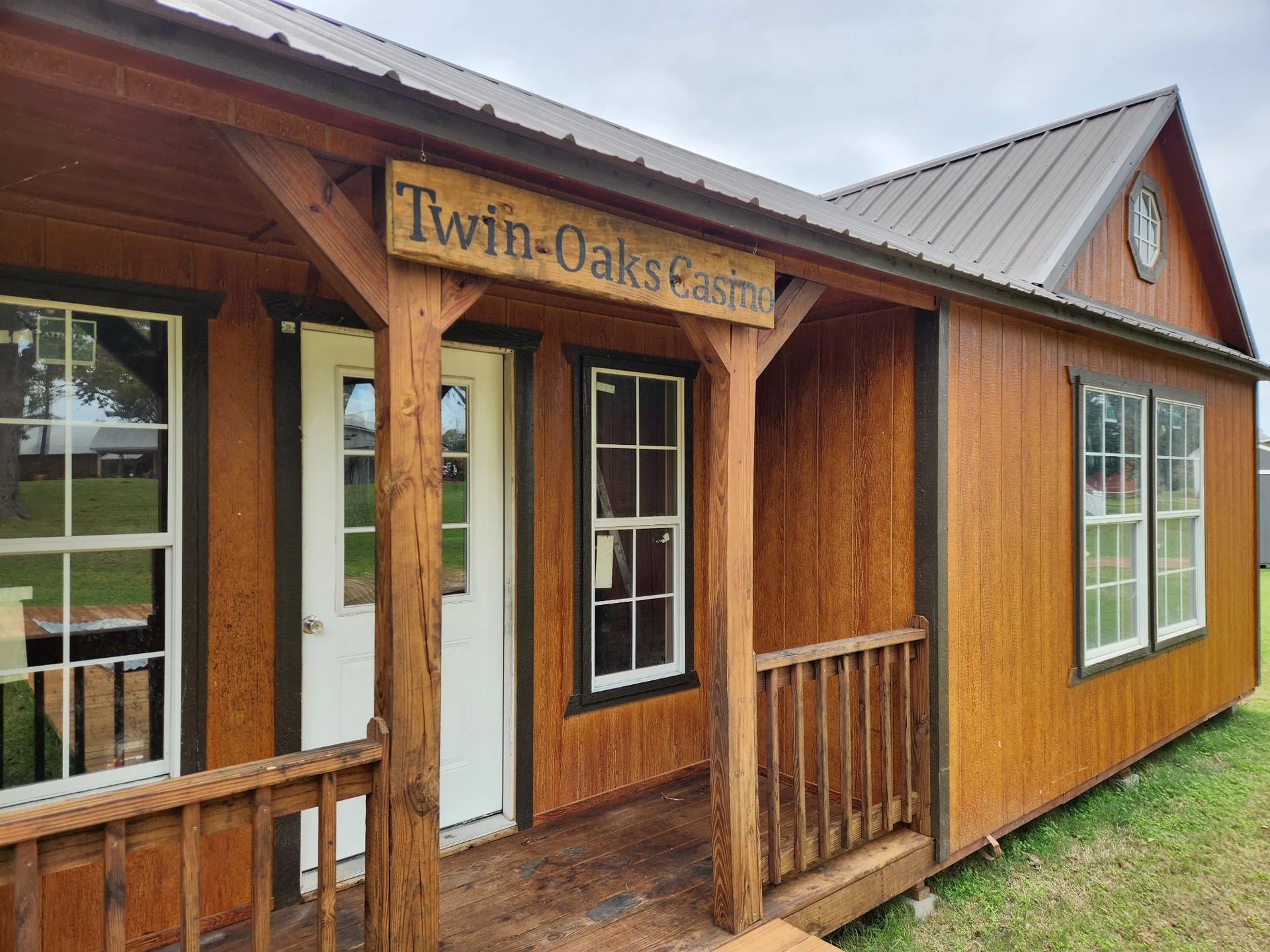 Guest cottage at Twin Oaks Resort